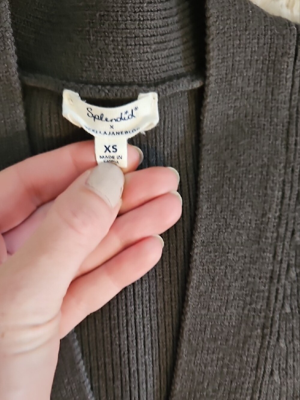 Splendid Ribbed Button-Front Cardigan with Patch Pockets - Picture 4 of 5